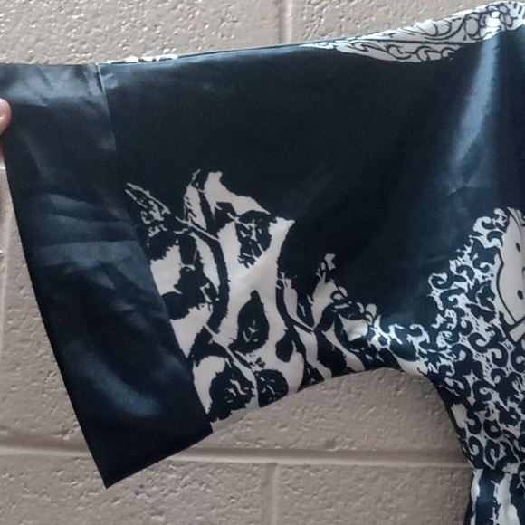 Saint tropez west size 10 bell 3/4 sleeve silky v-neck top - Picture 2 of 3